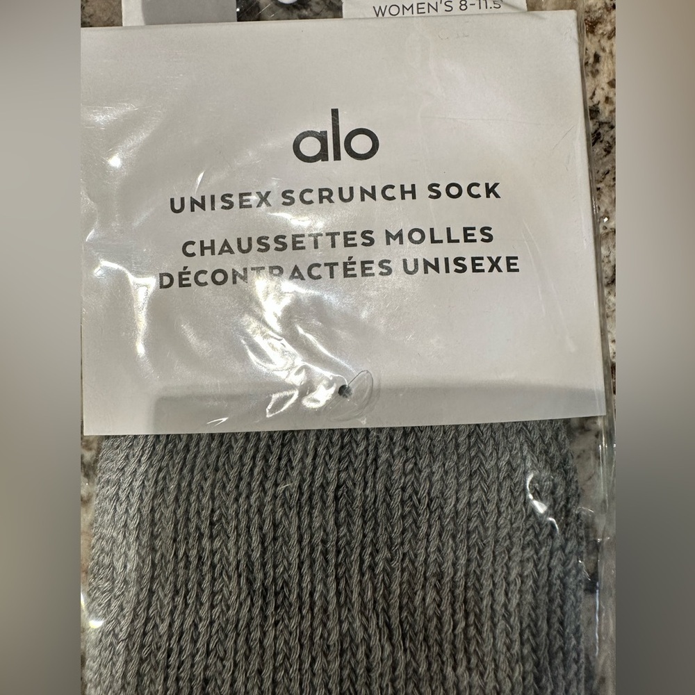 ALO Yoga Athletic Heather Gray Unisex Scrunch Socks Medium NWT (authentic) - Picture 5 of 5